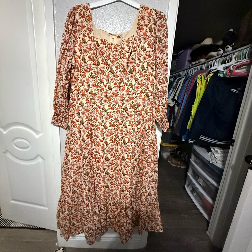 Ivy City beige floral dress